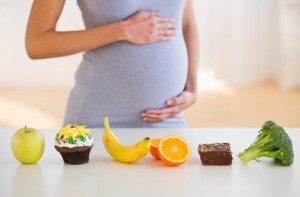 La nutrición  de la gestante influye en el parto y la formación del feto.